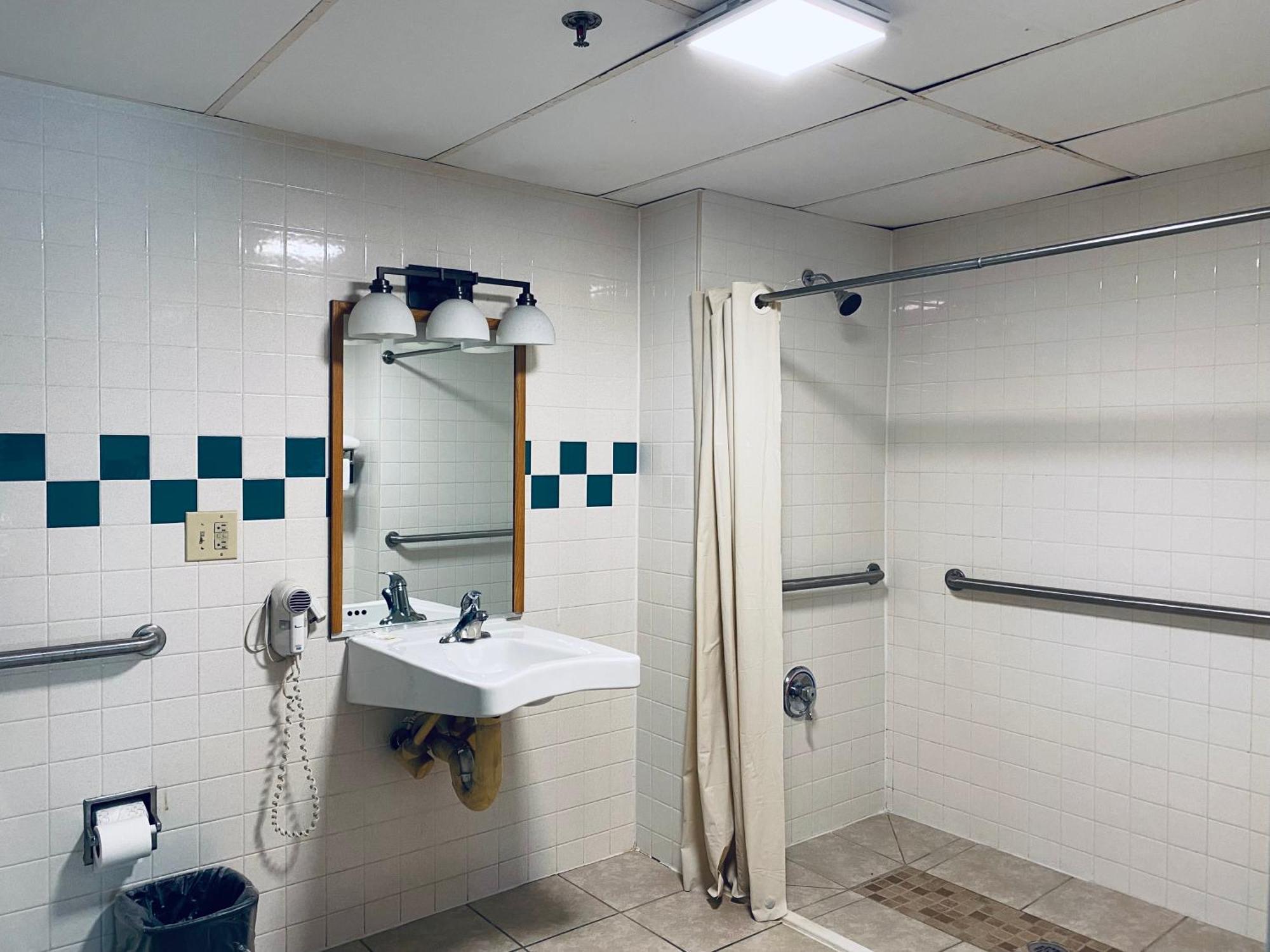 Excel Inn & Suites Fredericksburg Dış mekan fotoğraf